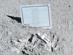 	Sculpture, Fallen Astronaut | National Air and Space Museum